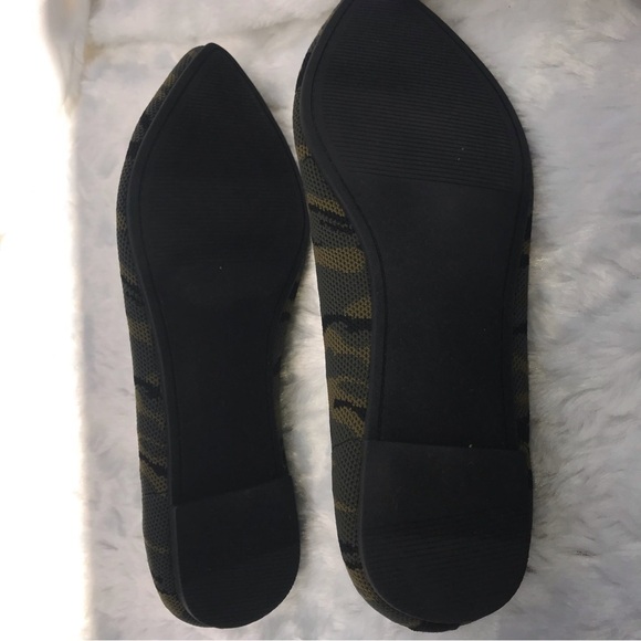 Final Sale Torrid Camo Stretch Knit Flex Outsole Slip on Flat, Women's 10.5 WW - Picture 5 of 6